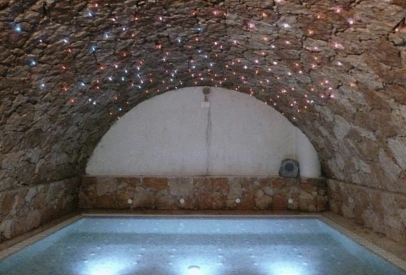Spa pool area at Hotel Alexander